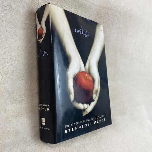 Twilight (The Twilight Saga, Book 1) Hardcover by Stephenie Meyer - Picture 2 of 3